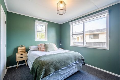 Photo of property in 16 Kaka Road, Raumati Beach, Paraparaumu, 5032