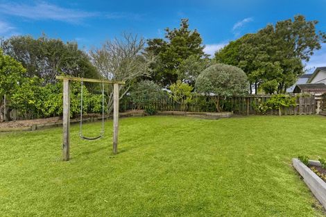 Photo of property in 18 Hellyers Street, Birkdale, Auckland, 0626