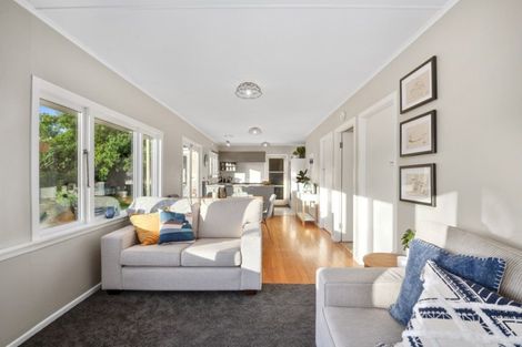 Photo of property in 21 Ogilvie Road, Kinloch, Taupo, 3377