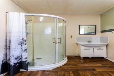 Photo of property in 475 Glenfield Road, Glenfield, Auckland, 0629