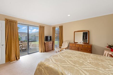 Photo of property in 11 Toledo Avenue, Henderson, Auckland, 0612