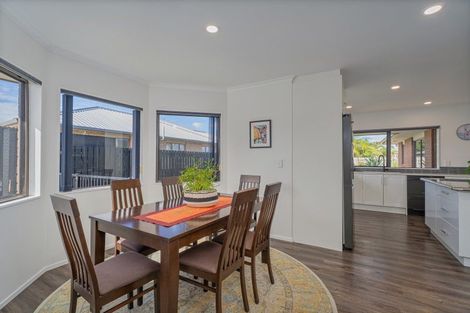 Photo of property in 51 Cholmondeley Crescent, Whitianga, 3510