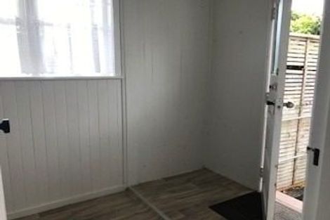 Photo of property in 1/3 Fruitvale Road, New Lynn, Auckland, 0600