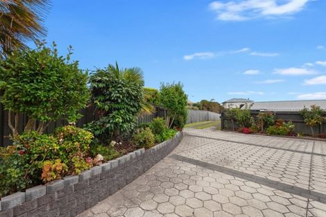 Photo of property in 43 Fishermans Drive, Coastlands, Whakatane, 3120