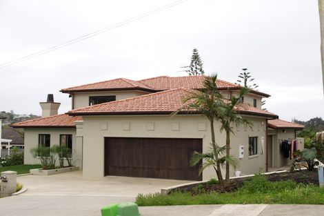 Photo of property in 1d Liston Crescent, Cockle Bay, Auckland, 2014