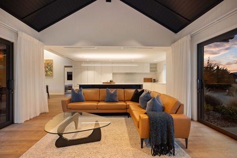 Photo of property in 2 Appin Court, Jacks Point, Queenstown, 9371