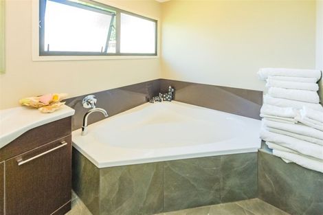 Photo of property in 54 College Street, College Estate, Whanganui, 4500