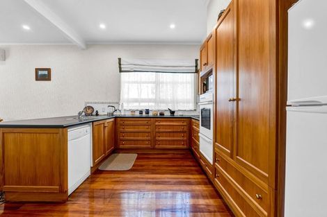 Photo of property in 19 George Street, Hawera, 4610