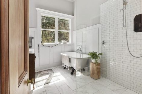 Photo of property in 31 Winchester Street, Kaiwharawhara, Wellington, 6035