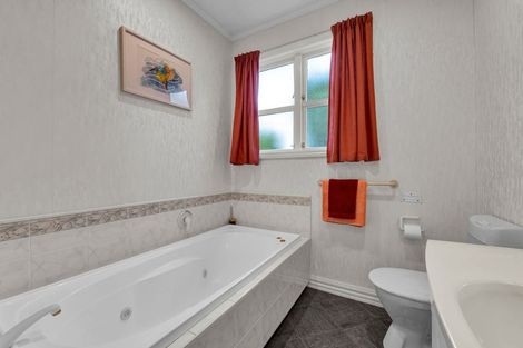 Photo of property in 19 George Street, Hawera, 4610