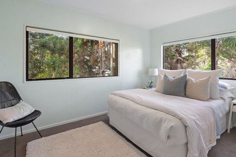 Photo of property in 7a Ellangowan Road, Waiake, Auckland, 0630