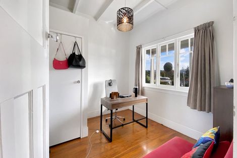 Photo of property in 4 Bowers Road, Glen Eden, Auckland, 0602