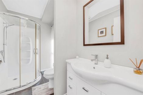 Photo of property in 9 Serrita Avenue, Sunnyhills, Auckland, 2010