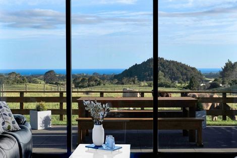 Photo of property in 1202 Frankley Road, Hurworth, New Plymouth, 4371