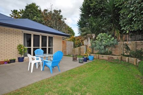 Photo of property in 5 Ernest Shackleton Place, Waiuku, 2123