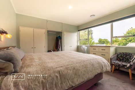 Photo of property in 1 Roband Crescent, Brown Owl, Upper Hutt, 5018