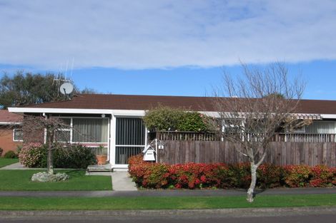 Photo of property in 1 Wharite Place, Awapuni, Palmerston North, 4412