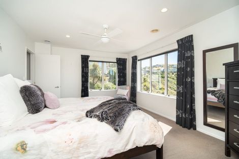 Photo of property in 58 Amesbury Drive, Churton Park, Wellington, 6037