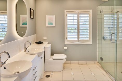 Photo of property in 25 Cheviot Road, Lowry Bay, Lower Hutt, 5013