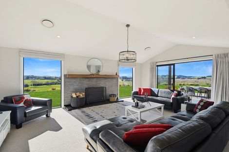 Photo of property in 35 Tapairu Road, Waipawa, 4275