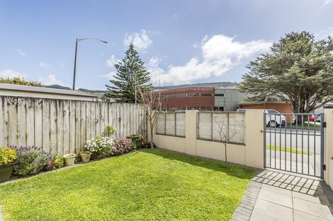 Photo of property in 12 Cambridge Street, Tawa, Wellington, 5028