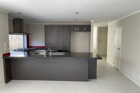Photo of property in 3 Lorenzo Way, Flat Bush, Auckland, 2016