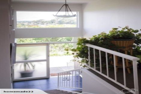 Photo of property in 2/218 East Coast Road, Forrest Hill, Auckland, 0620