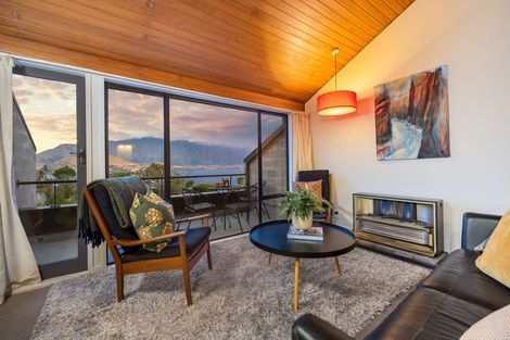 Photo of property in Alpine Meadows Apartments, 135w Fernhill Road, Fernhill, Queenstown, 9300