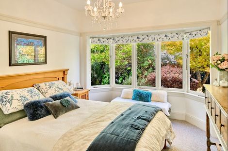 Photo of property in 68 Cheviot Road, Lowry Bay, Lower Hutt, 5013