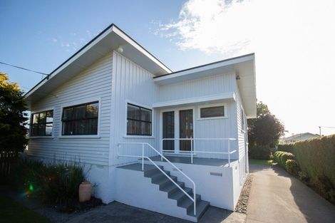 Photo of property in 32 Lismore Street, Strandon, New Plymouth, 4312