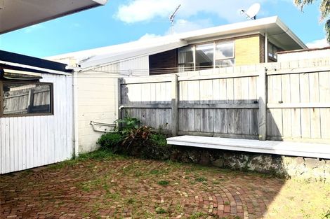 Photo of property in 1/28 Prince Regent Drive, Half Moon Bay, Auckland, 2012