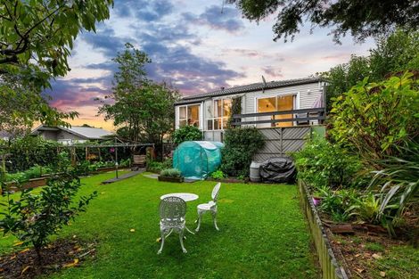 Photo of property in 42 Rehia Road, Massey, Auckland, 0614