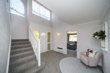 Photo of property in 15 Rosebank Avenue, Kelvin Grove, Palmerston North, 4414