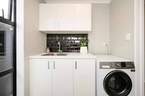 Photo of property in 30a Alfred Street, Roslyn, Palmerston North, 4414