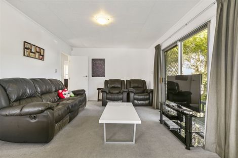 Photo of property in 25 Glennandrew Drive, Half Moon Bay, Auckland, 2012