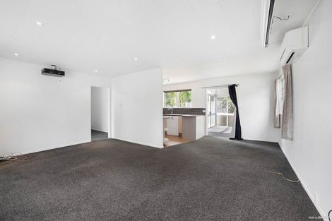 Photo of property in 32 Spinella Drive, Bayview, Auckland, 0629