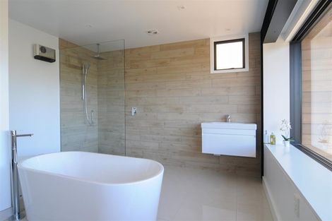 Photo of property in 5a Jackby Court, Jacks Point, Queenstown, 9371