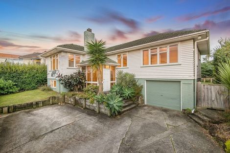 Photo of property in 1/16 Howard Road, Northcote, Auckland, 0627