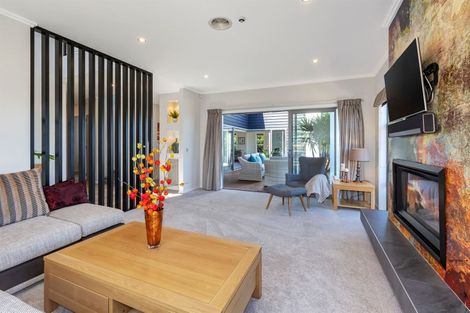 Photo of property in 72 Endeavour Drive, Whitby, Porirua, 5024