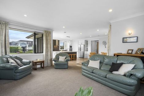 Photo of property in 35 Baxter Michael Crescent, Cambridge, 3434