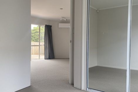 Photo of property in 109-111 Parrs Cross Road, Glen Eden, Auckland, 0612