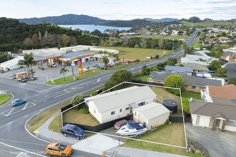 Photo of property in 2 Cable Bay Block Road, Cable Bay, 0420