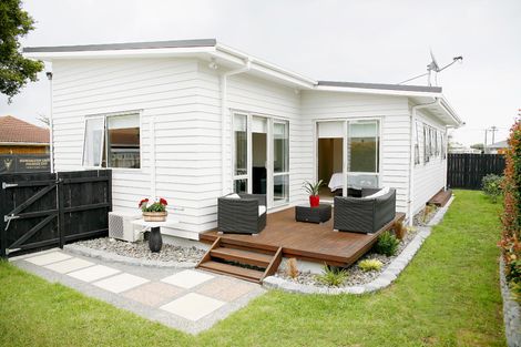 Photo of property in 24a Bunnythorpe Road, Papakura, 2110