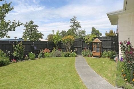 Photo of property in 4 Acacia Street, Kelvin Grove, Palmerston North, 4414