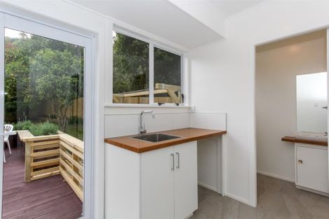 Photo of property in 2 Wayne Place, Ferndale, New Plymouth, 4310