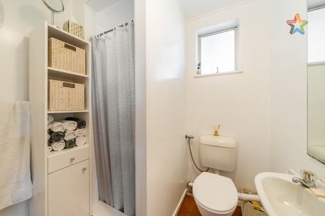 Photo of property in 8 Summit Road, Fairfield, Lower Hutt, 5011