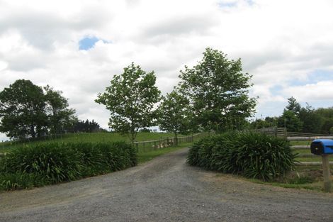 Photo of property in 7 Charles Road, Karaka, Papakura, 2580