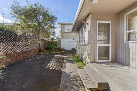 Photo of property in 2/50 Paynters Avenue, Strandon, New Plymouth, 4312