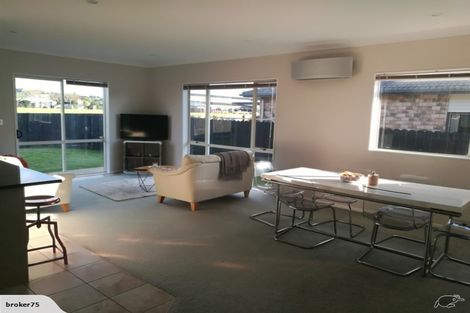 Photo of property in 10 Sangam Place, Pukekohe, 2120