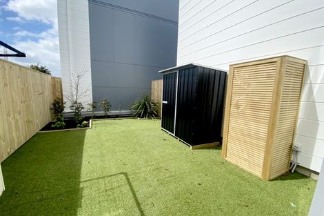 Photo of property in 2/7 Flanshaw Road, Te Atatu South, Auckland, 0610